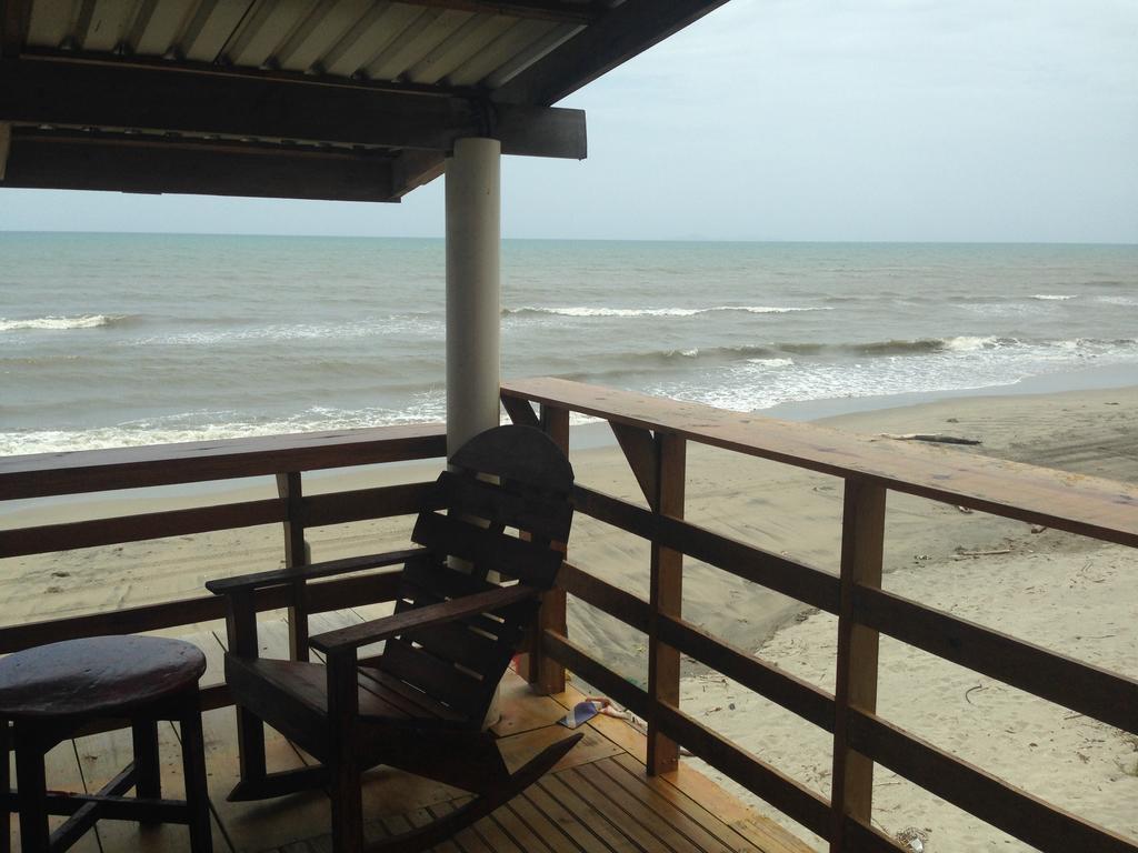 La Delphina Bed And Breakfast Bar And Grill La Ceiba Buitenkant foto