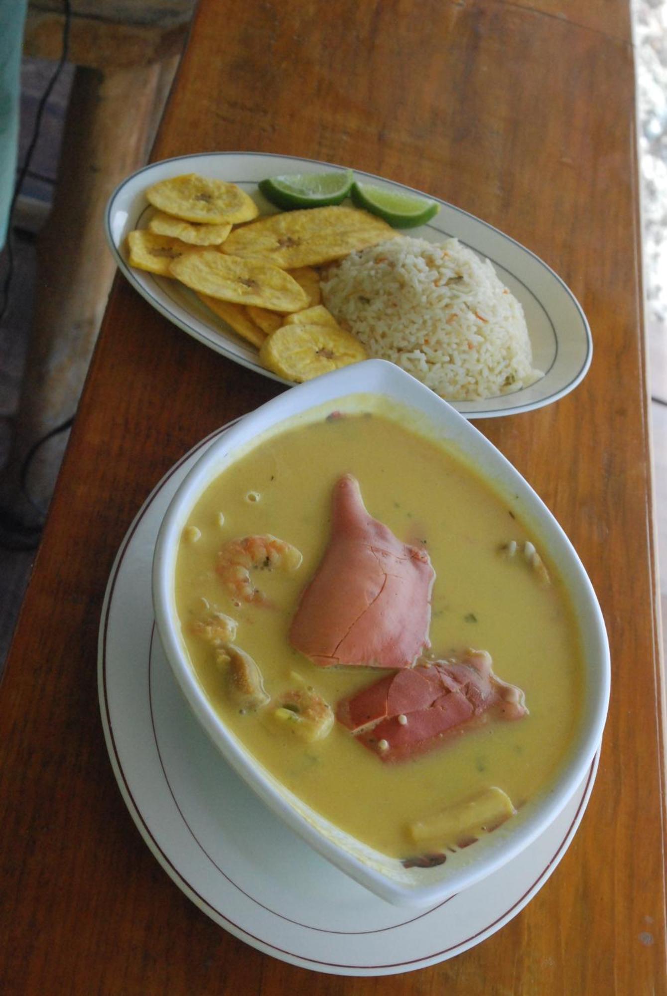 La Delphina Bed And Breakfast Bar And Grill La Ceiba Buitenkant foto
