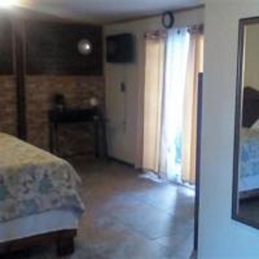 La Delphina Bed And Breakfast Bar And Grill La Ceiba Buitenkant foto