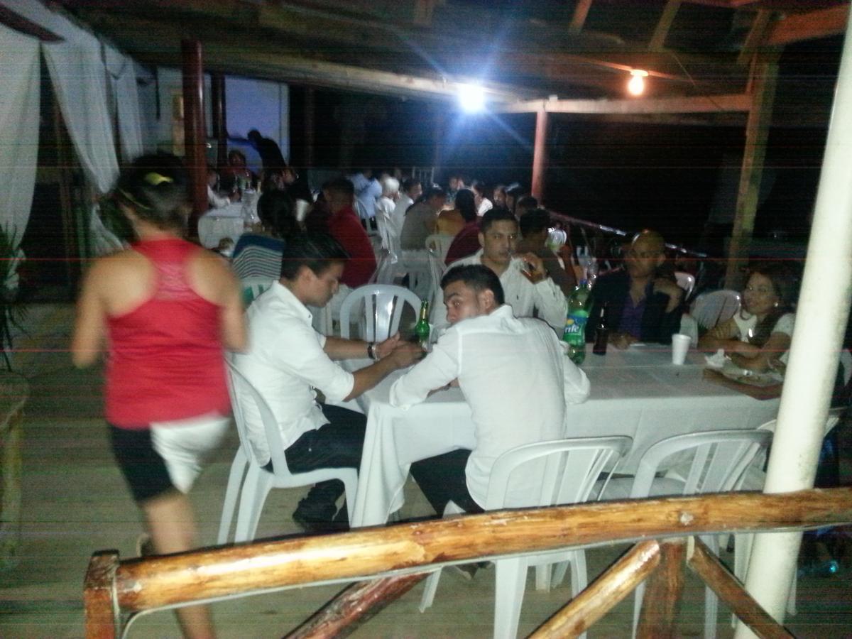La Delphina Bed And Breakfast Bar And Grill La Ceiba Buitenkant foto