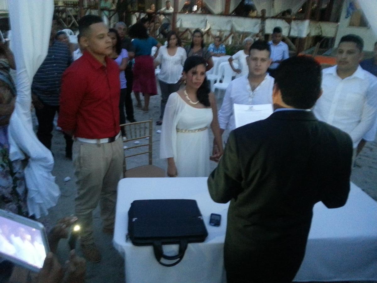 La Delphina Bed And Breakfast Bar And Grill La Ceiba Buitenkant foto